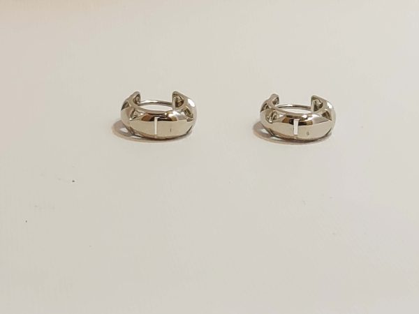 گوشواره قفلی نیم دایره نقره‌ای